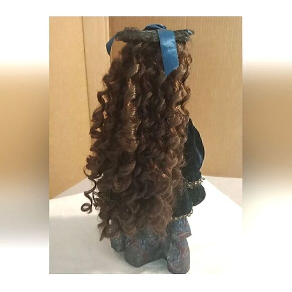 Dynasty Sweetheart Porcelain Doll 17" Talk. Long Wavy Hair, Victorian Style. - Picture 6 of 8